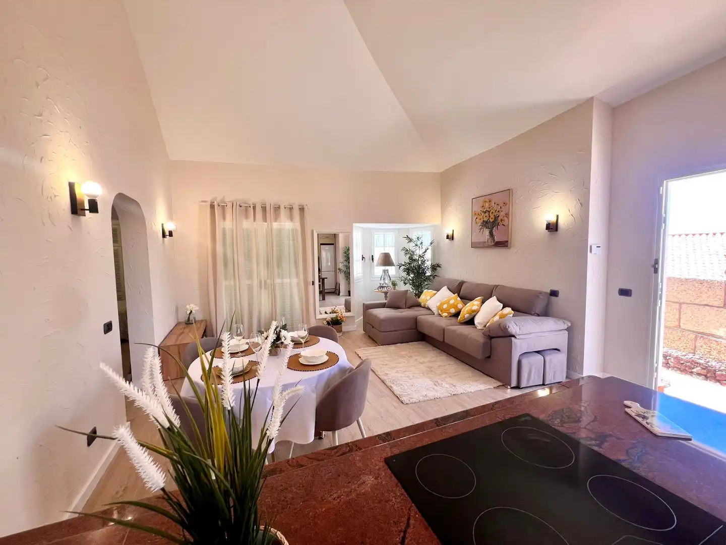 Detached homes for sale in Calle los Prismas, Arico