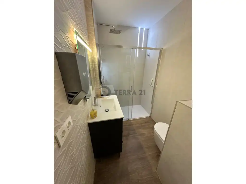 Bathroom of Flat for rent in Jaén