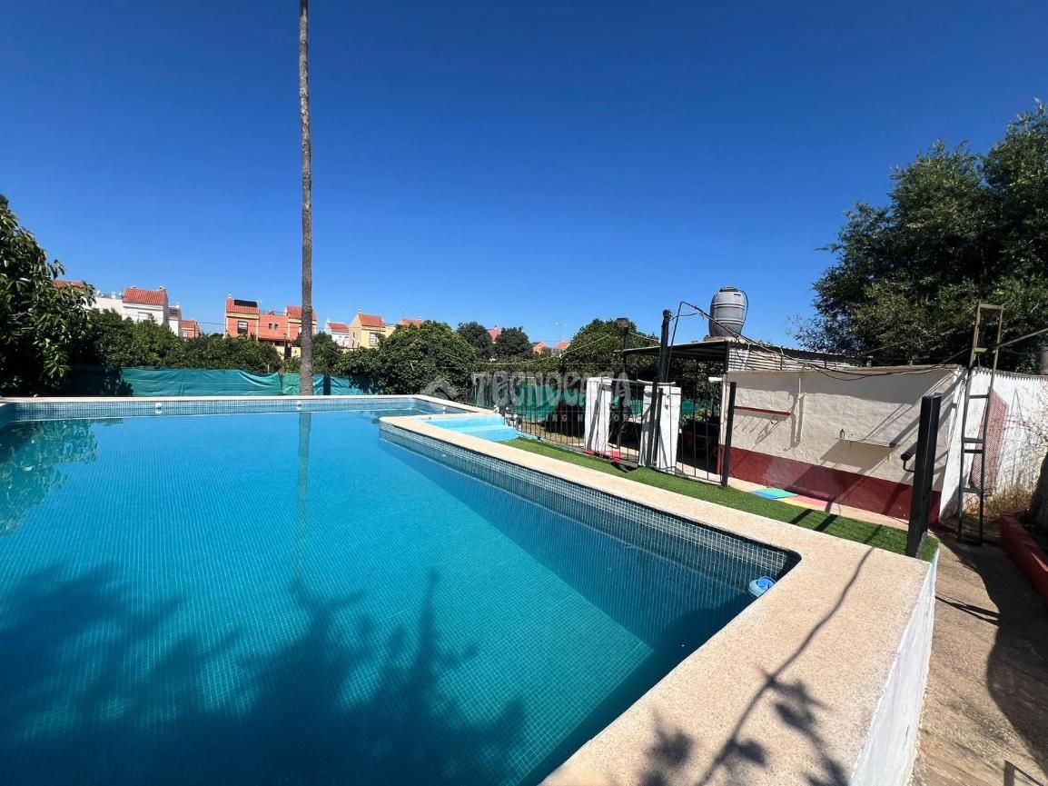 Finca rústica en venda a Sanlúcar la Mayor
