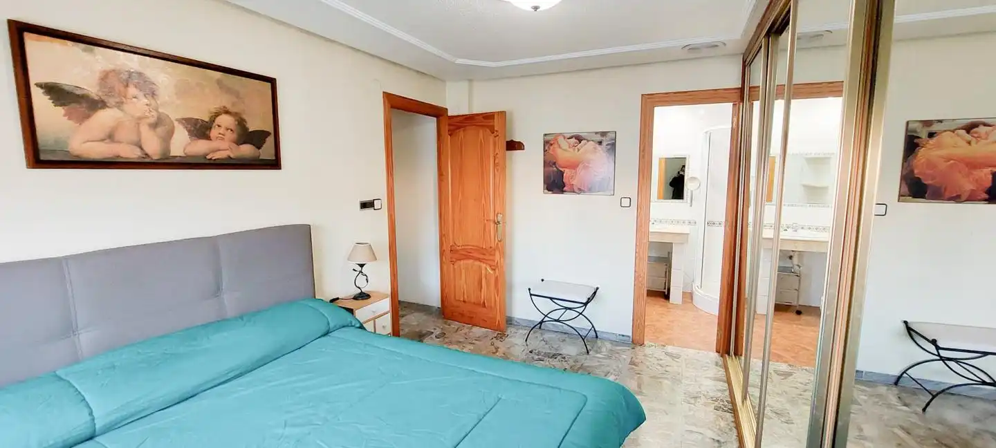 Habitación de Piso de alquiler en Elche / Elx con Amueblado y Balcón