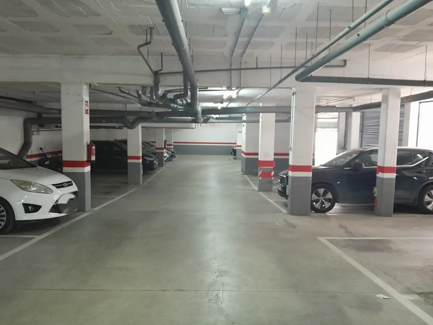 Aparcament de Pis en venda en Montcada i Reixac amb Aire condicionat, Calefacció i Moblat