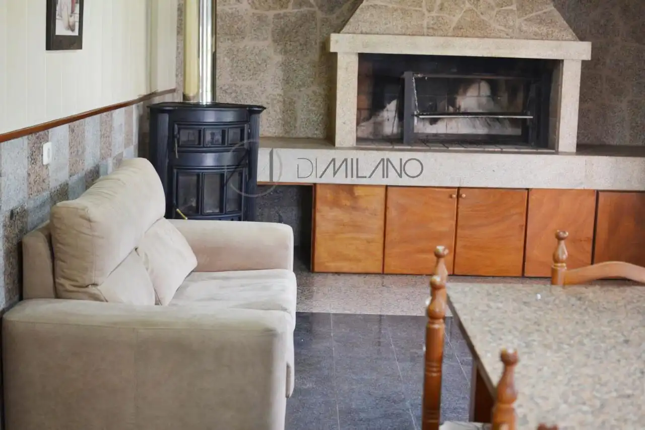 Sala de estar de Casa o chalet en venta en Vigo  con Calefacción, Jardín privado y Parquet