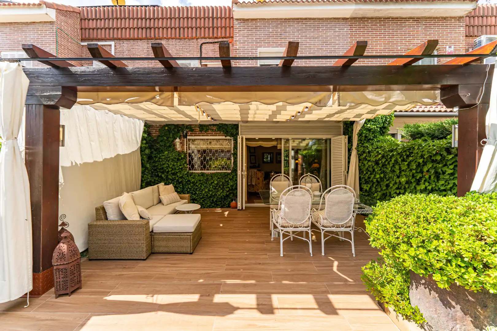 Terraza de Casa adosada en venta en Las Rozas de Madrid con Aire acondicionado, Calefacción y Jardín privado