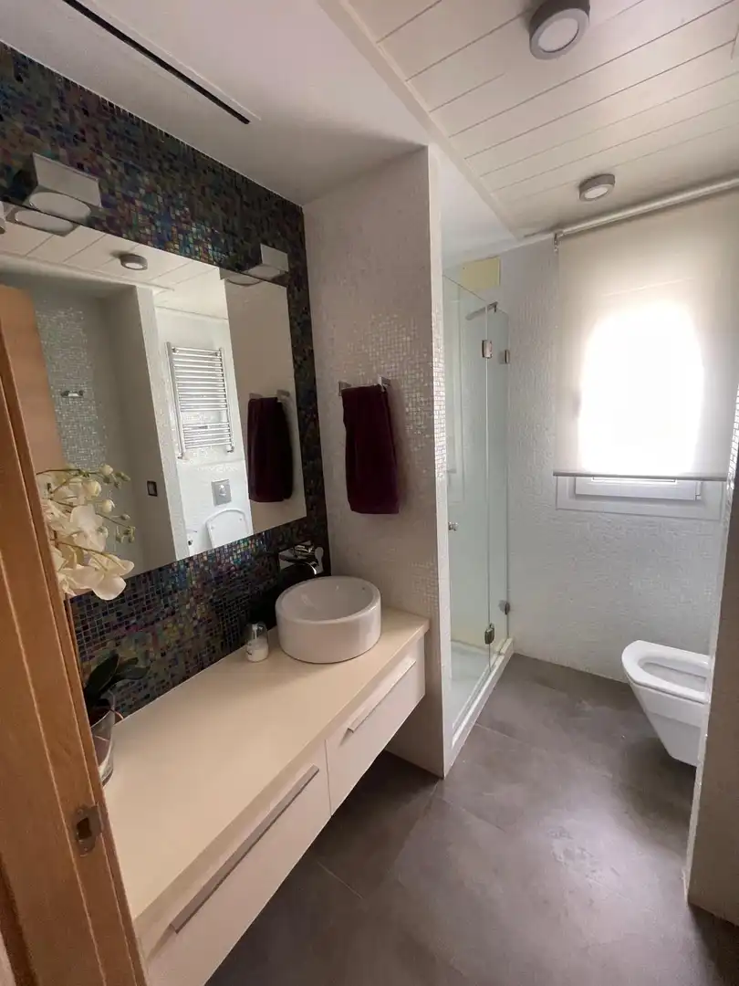 Badezimmer von Haus oder Chalet zur Miete in Elche / Elx mit Klimaanlage, Heizung und Privatgarten
