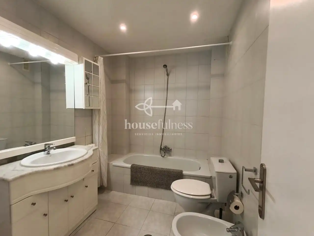 Baño de Piso de alquiler en Ferrol con Calefacción y Amueblado