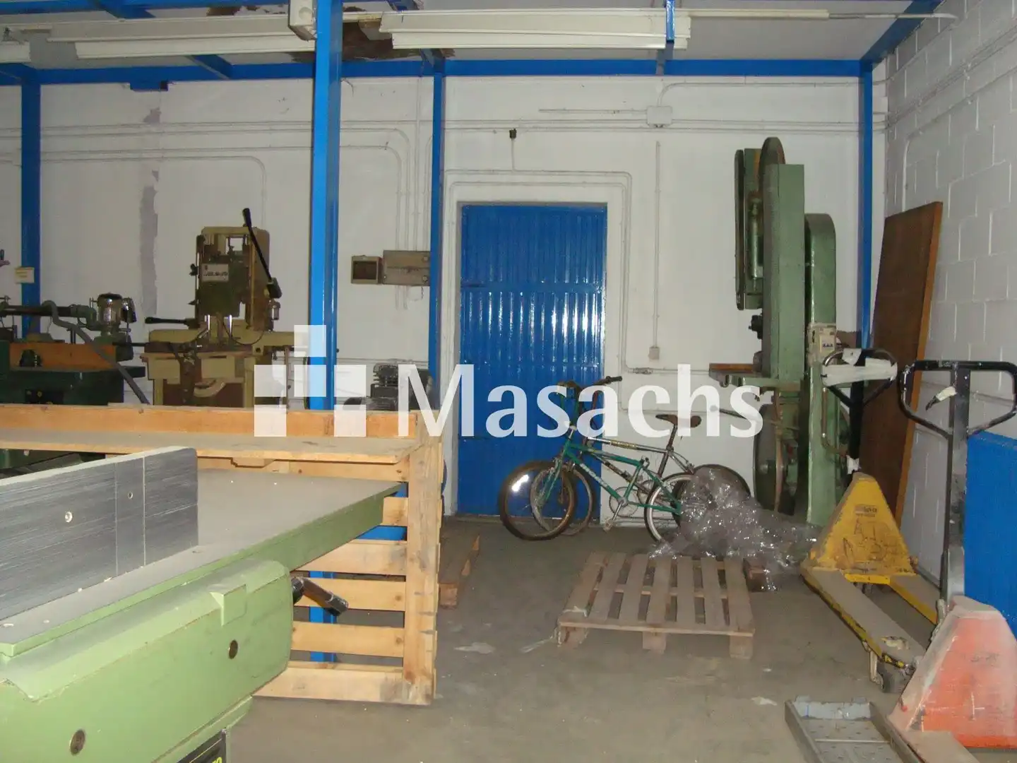 Vista exterior de Nave industrial en venta en Alcobendas