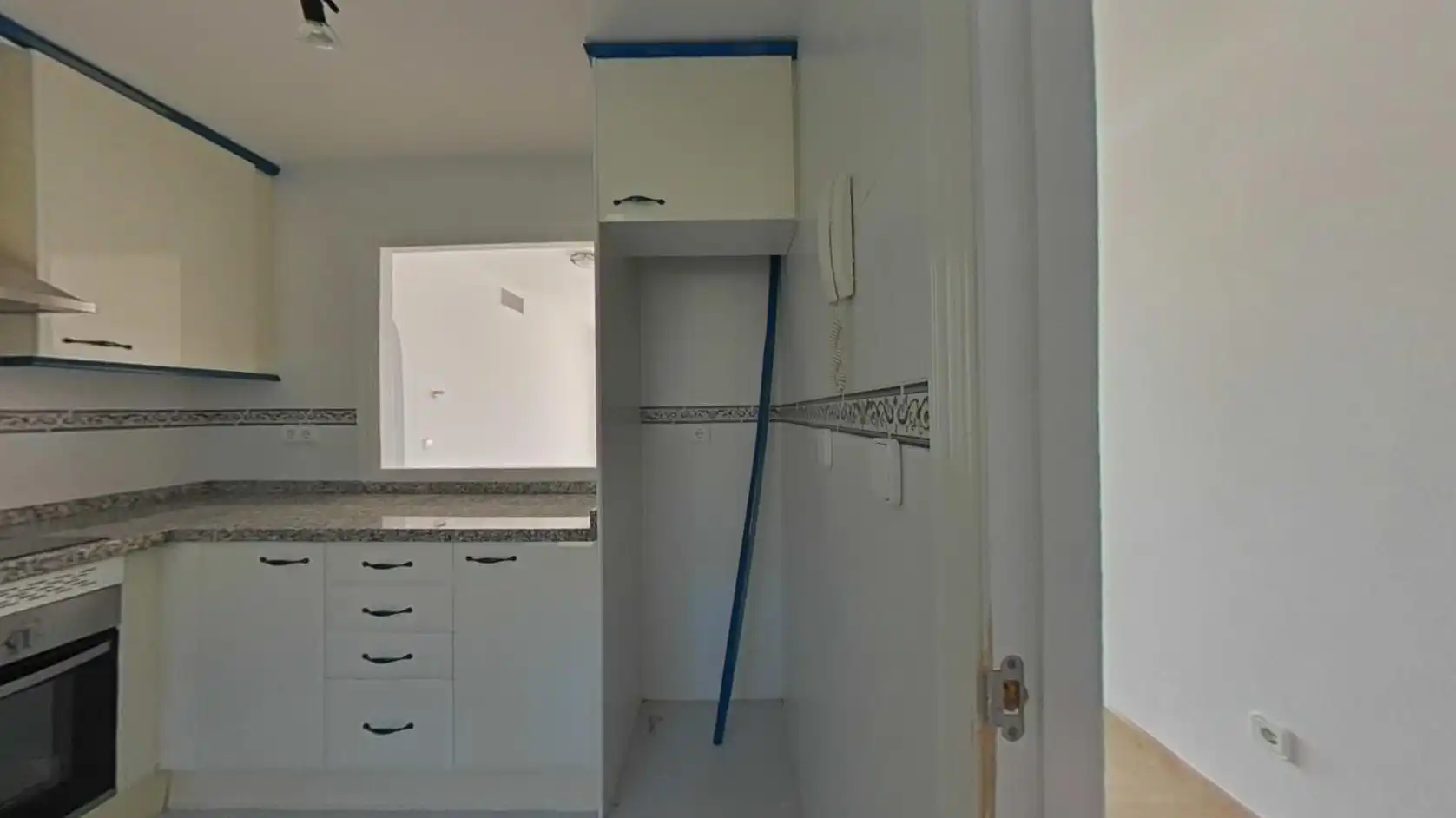 Cuina de Apartament en venda en Manilva amb Piscina