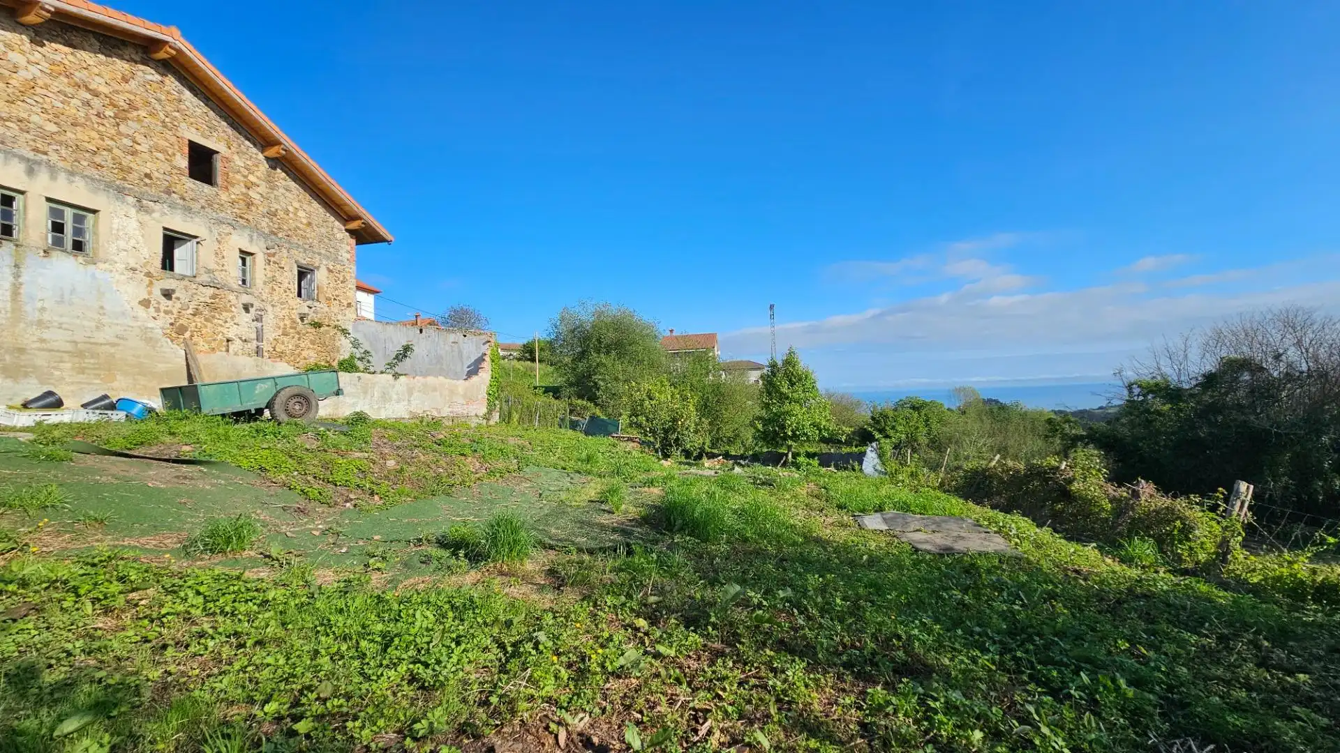 Haus oder Chalet zum Verkauf in Limpias mit Privatgarten und Balkon
