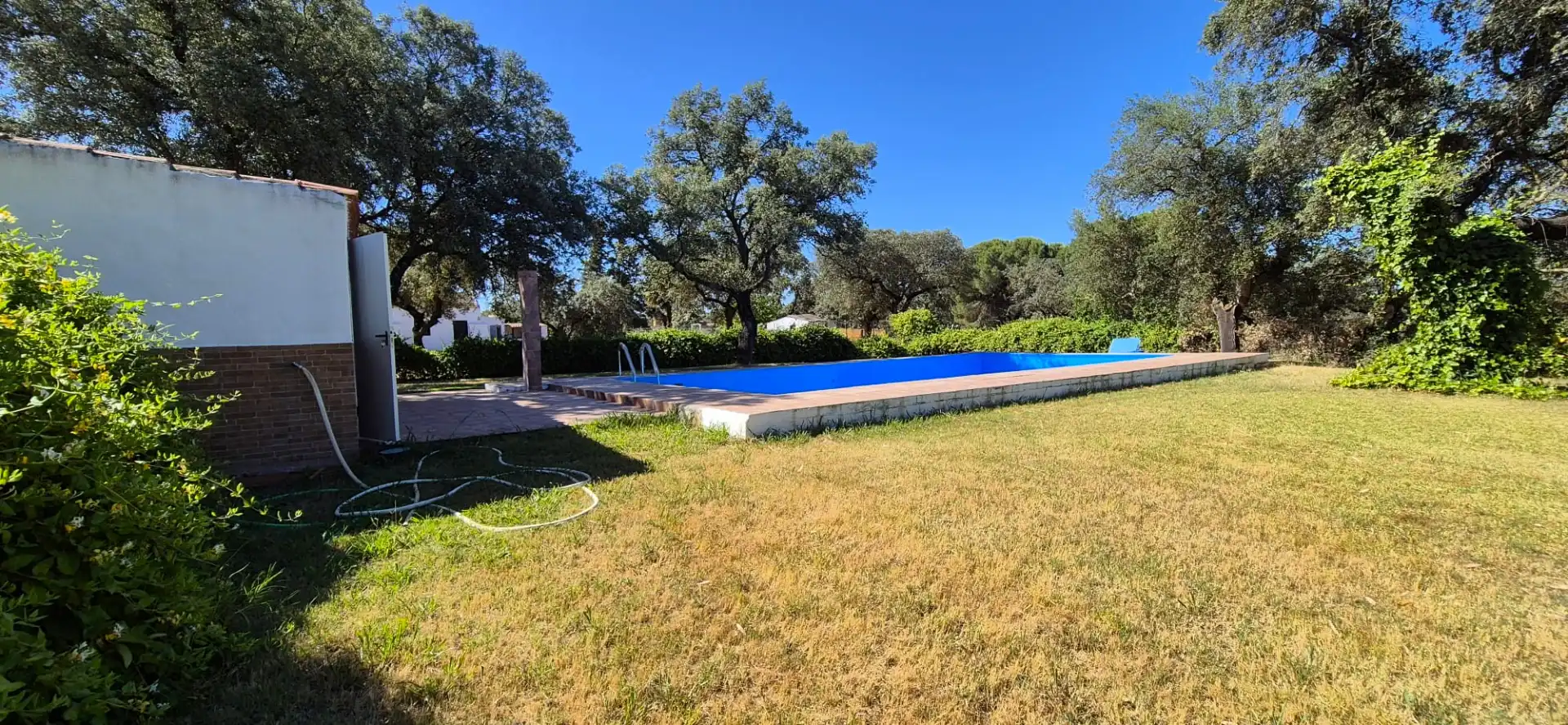 Schwimmbecken von Haus oder Chalet zum Verkauf in Badajoz mit Privatgarten, Terrasse und Abstellraum