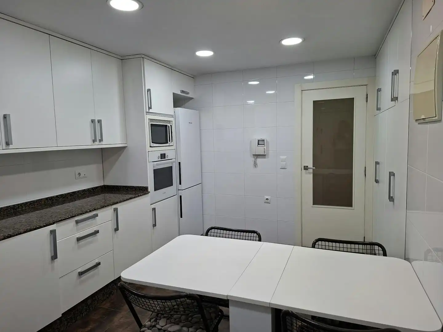 Kitchen of Flat for rent in Valencia  with Air Conditioner, Furnished and Washing machine