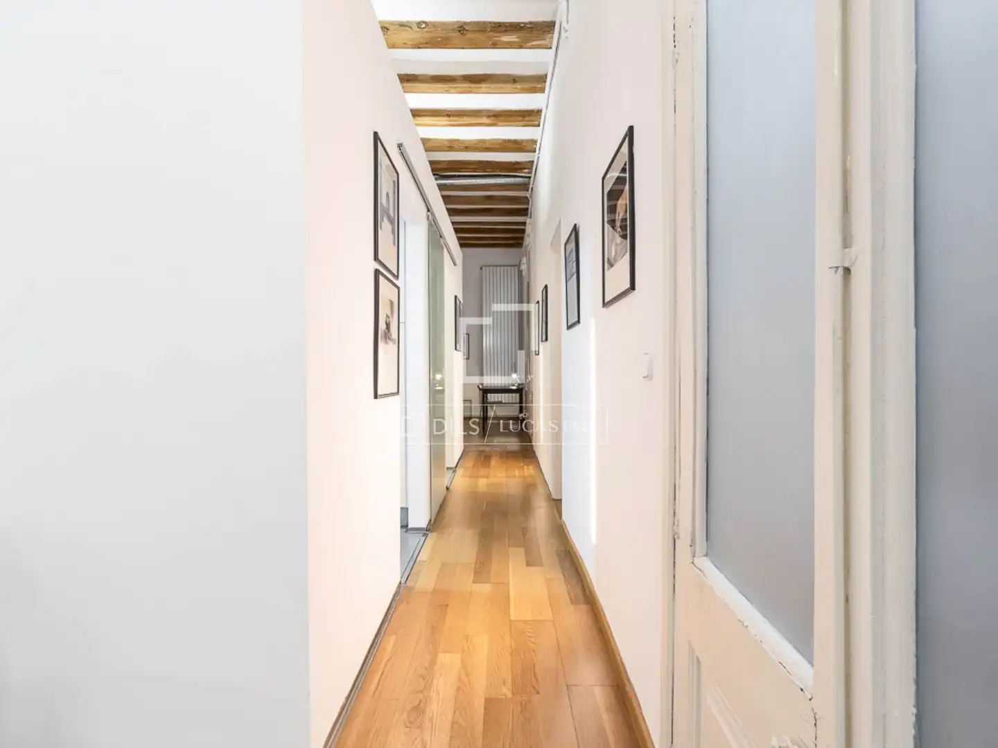 Wohnung zum Verkauf in Barcelona mit Klimaanlage, Heizung und Parkett