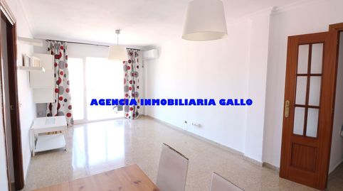 Foto 2 de Piso de alquiler en La Plata, Sevilla Capital