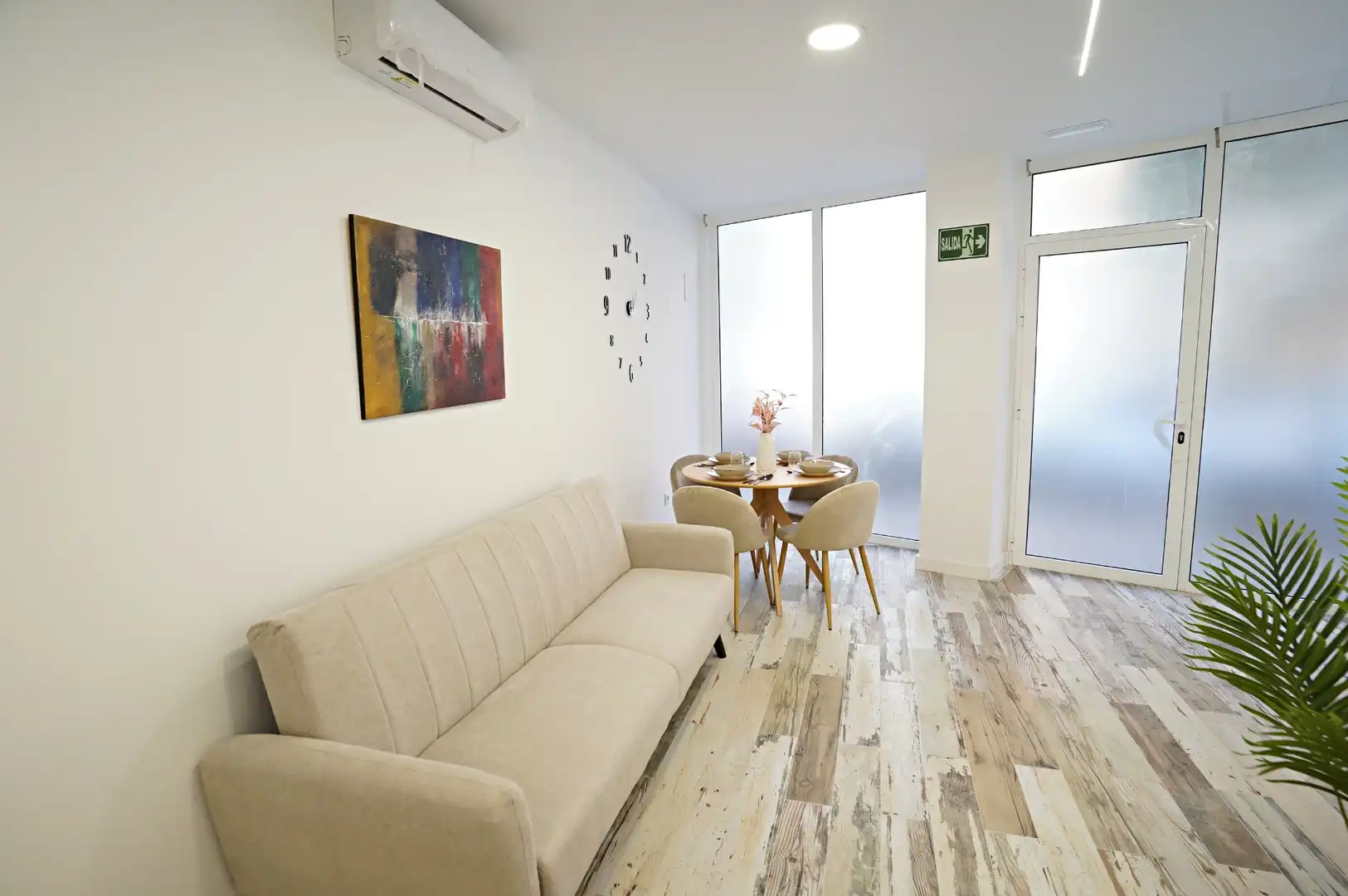 Bedroom of Study for sale in Valencia  with Air Conditioner