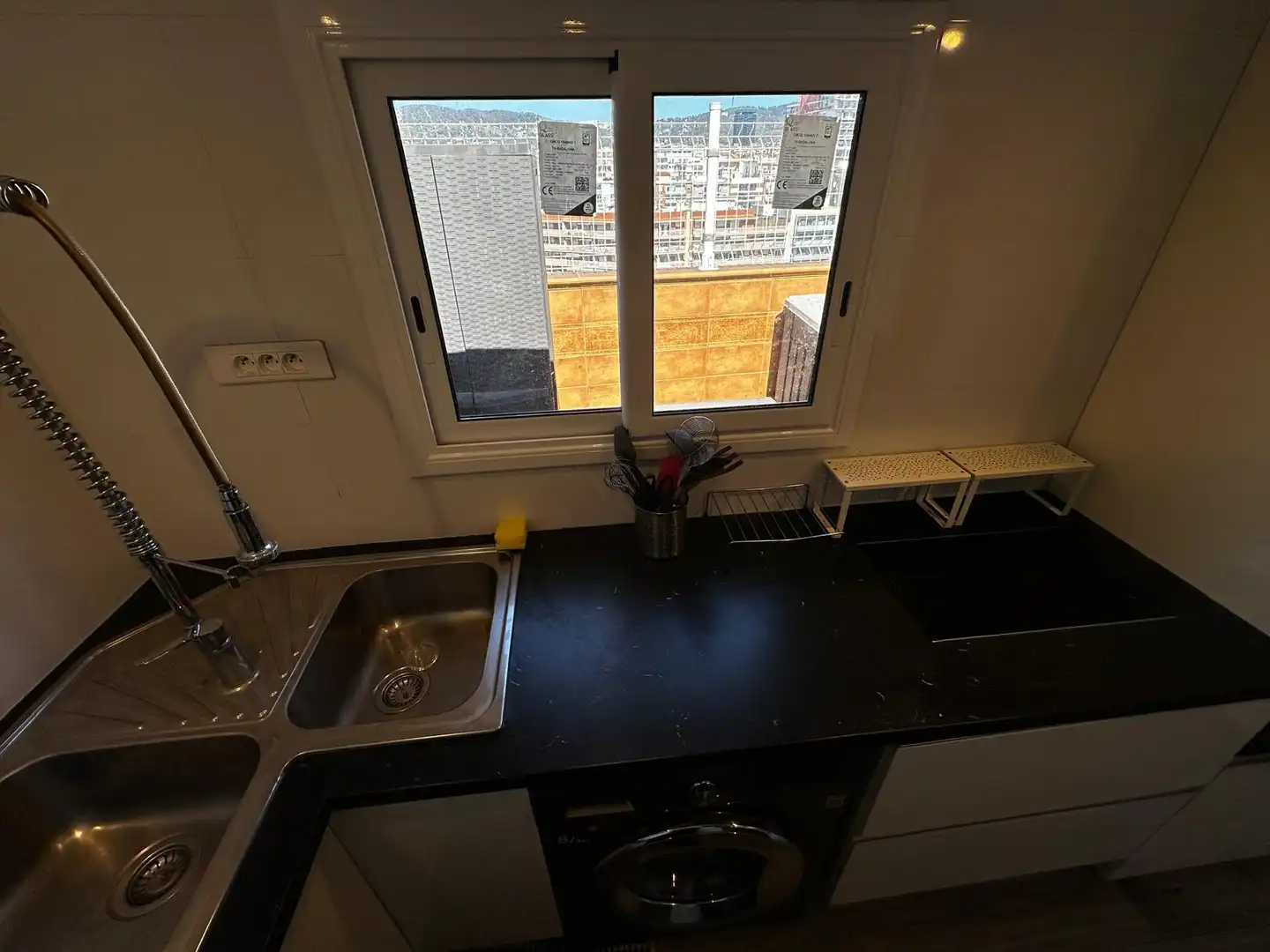 Cocina de Piso en venta en Barcelona con Terraza y Horno