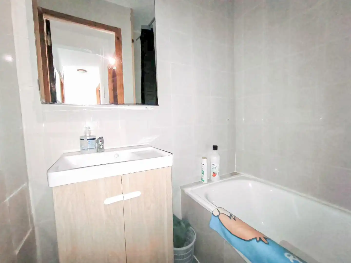 Bathroom of Flat for sale in Benidorm  with Air Conditioner, Terrace and Furnished