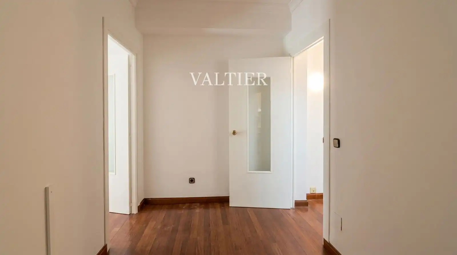 Bedroom of Flat for sale in Madrid  with Air Conditioner, Heating and Terrace