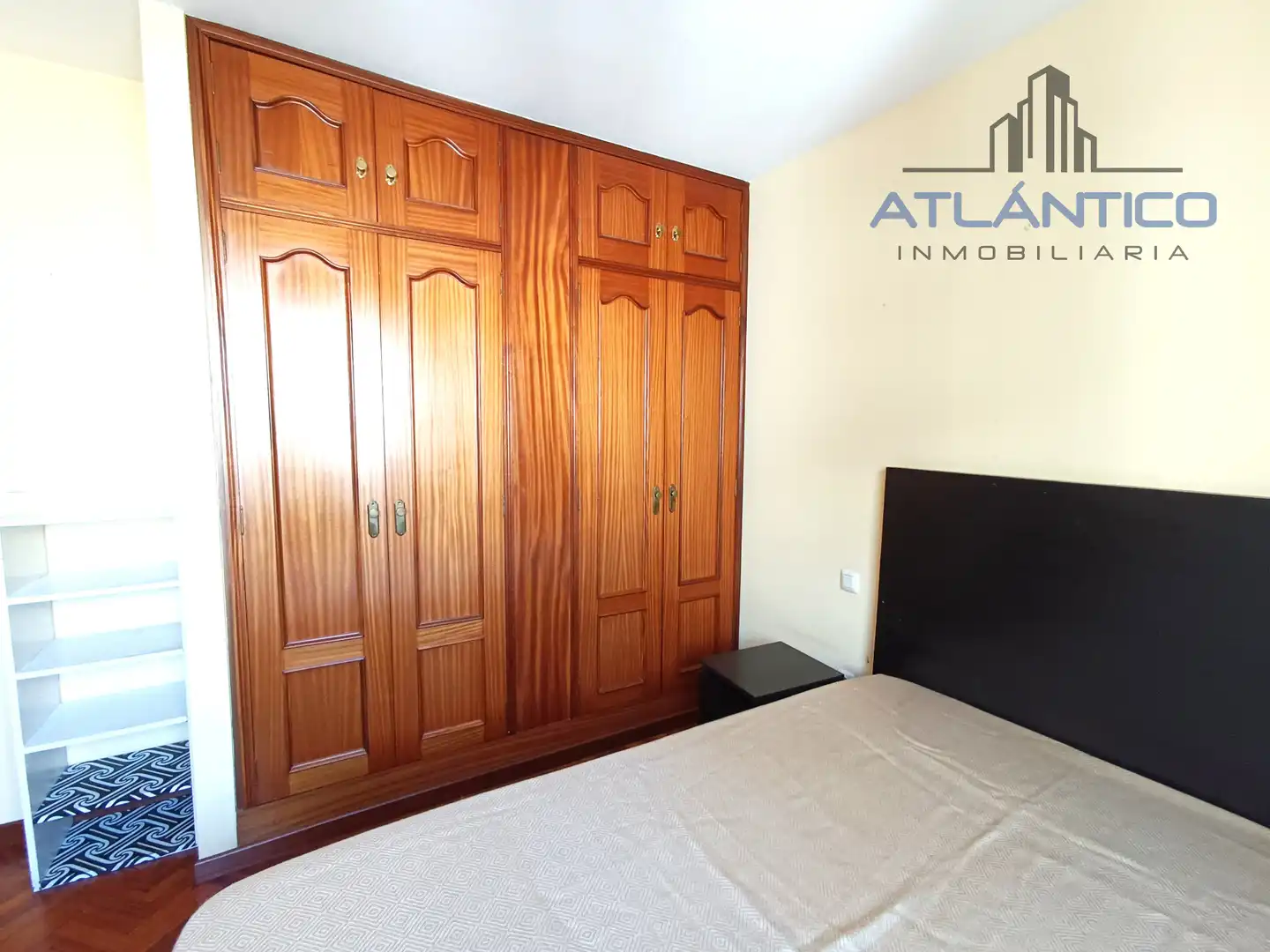 Habitación de Apartamento en venta en A Coruña Capital  con Parquet, Trastero y Amueblado