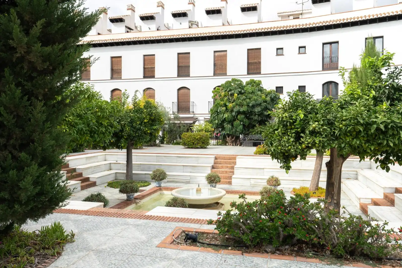 Jardí de Pis en venda en Vélez de Benaudalla amb Aire condicionat, Terrassa i Moblat