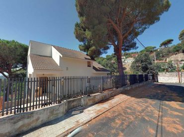 Chalet en venta en carrer PEDRA 
 SANT CEBRIA DE VALLALTA (BARCELONA)