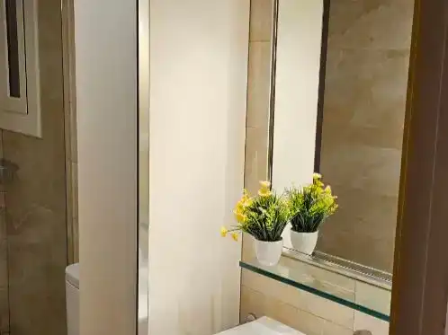 Bany de Apartament de lloguer en Barcelona amb Jardí privat, Parquet i Moblat
