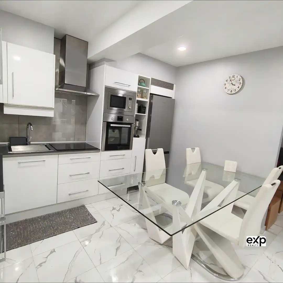 Cuina de Pis en venda en Oviedo  amb Traster