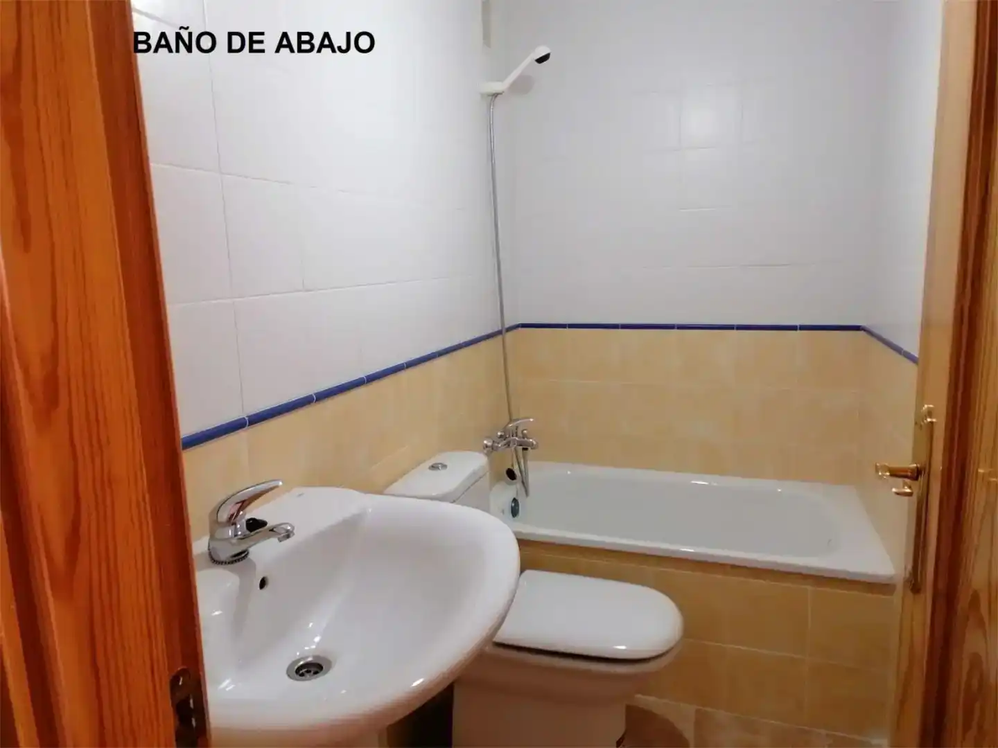 Bathroom of Flat for sale in Nevada  with Balcony