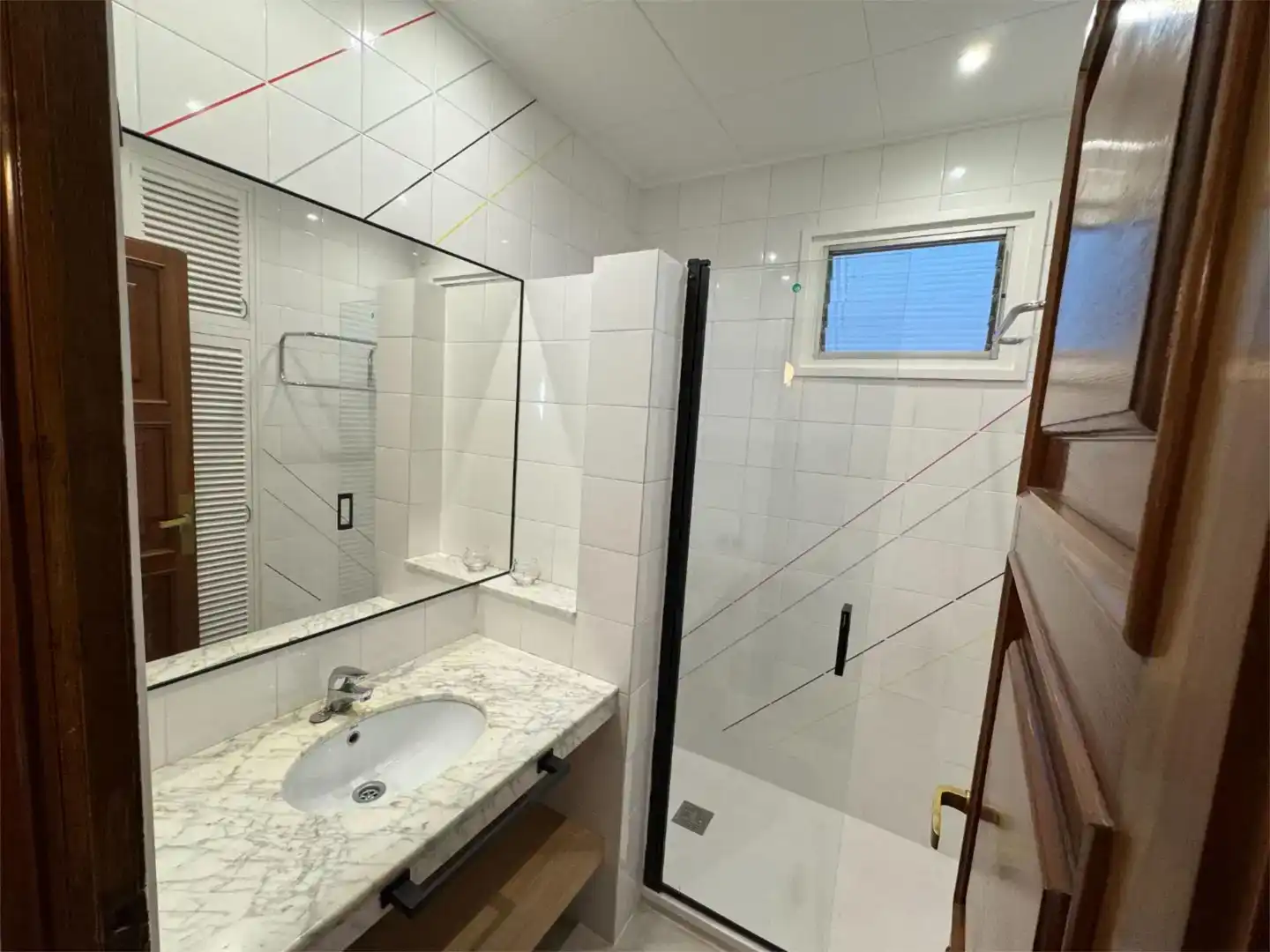 Bathroom of Detached homes for rent in Sabadell