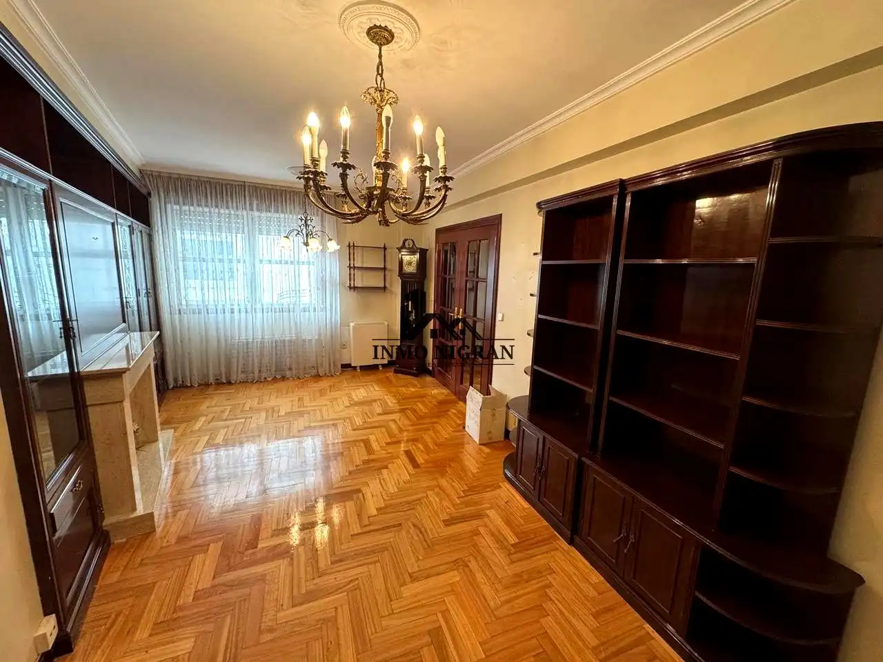 Wohnzimmer von Wohnung zum Verkauf in Vigo  mit Heizung, Parkett und Abstellraum