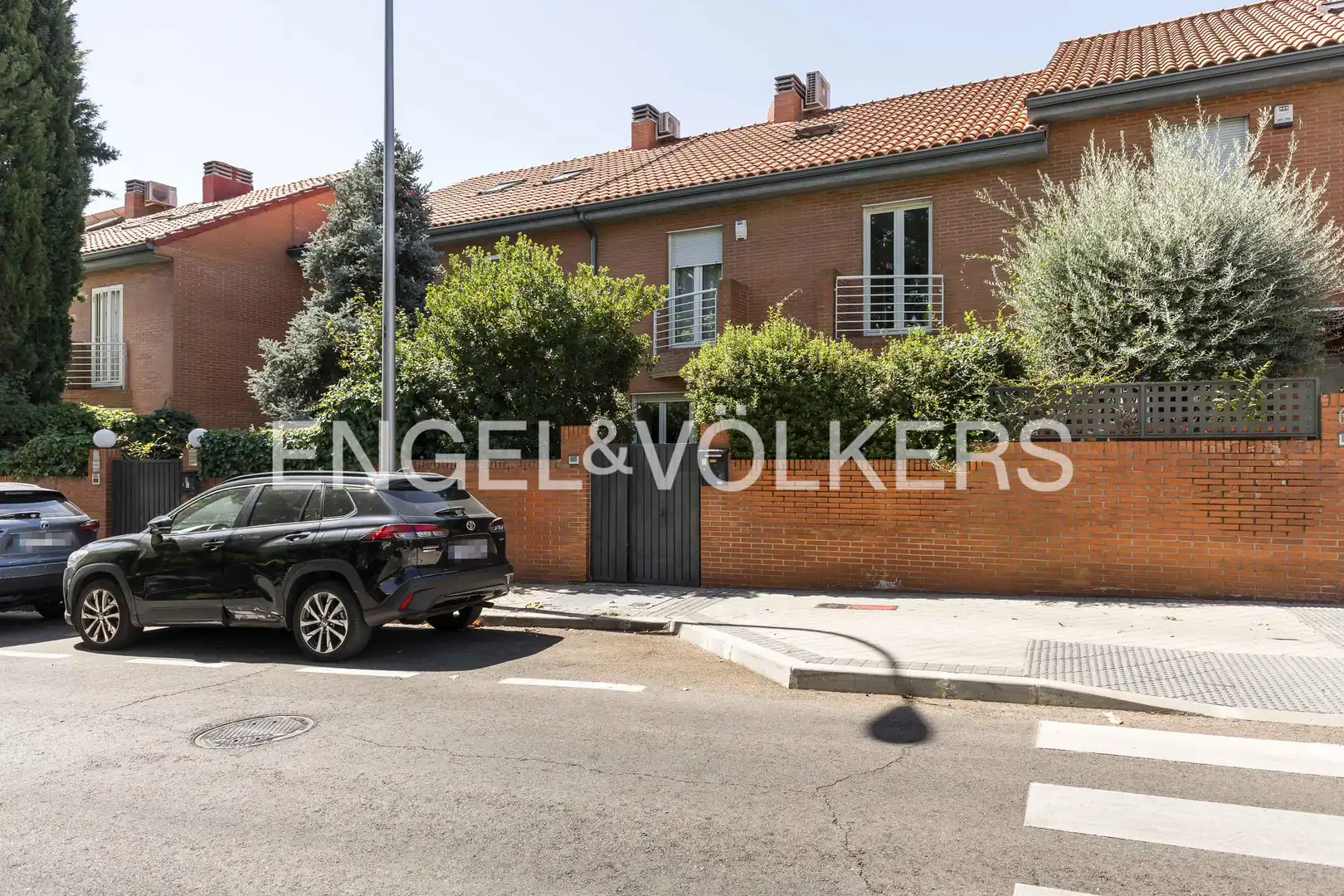Exterior view of Detached homes for sale in Madrid  with Air Conditioner, Heating and Private garden