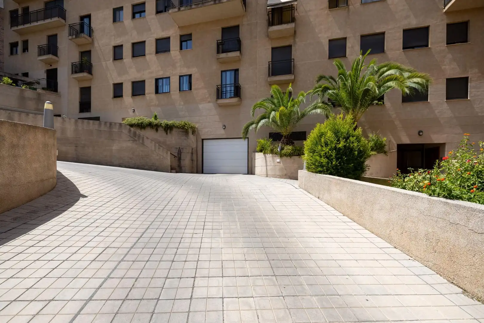 Vista exterior de Piso en venta en Granada