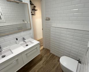 Bany de Apartament per a compartir en  Barcelona Capital amb Calefacció, Moblat i Forn