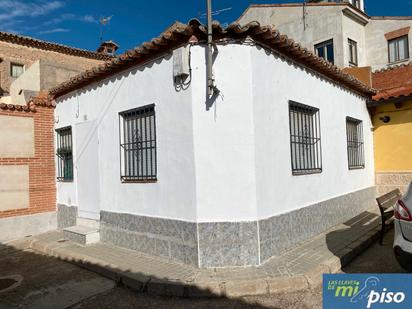 Vista exterior de Casa o xalet en venda en Tordesillas amb Terrassa, Traster i Moblat