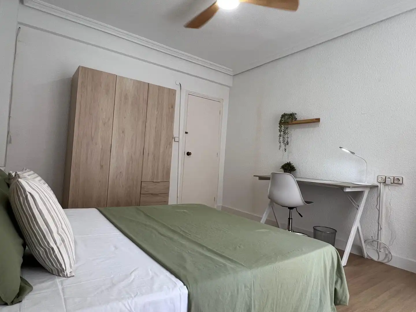 Flat for rent in Calle TORRES QUEVEDO, 51, Plaza Crevillente - Antiguos Juzgados - El Asilo