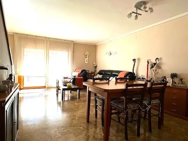 Wohnzimmer von Einfamilien-Reihenhaus zum Verkauf in Sant Boi de Llobregat mit Klimaanlage, Heizung und Terrasse