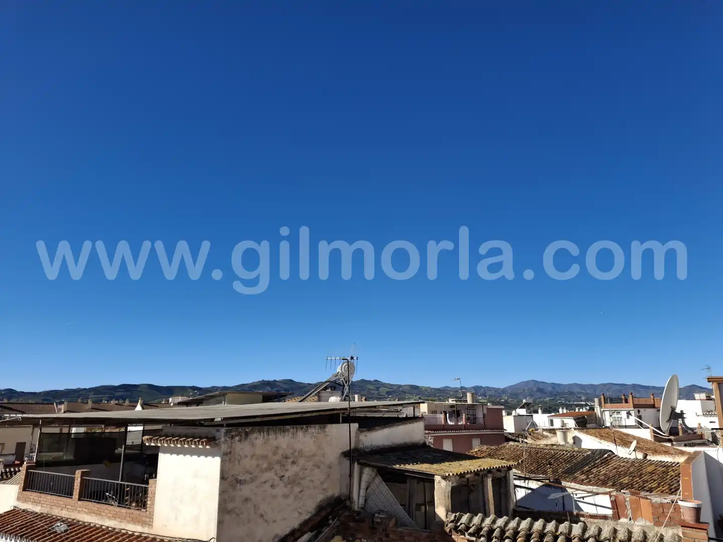 Vista exterior de Casa o xalet en venda en Vélez-Málaga amb Terrassa, Moblat i Balcó
