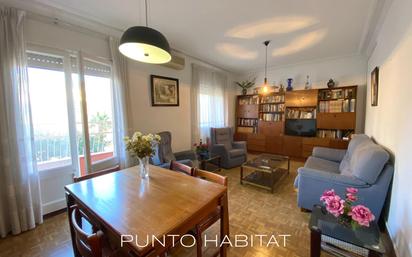 Living room of Flat for sale in  Barcelona Capital  with Air Conditioner, Heating and Balcony