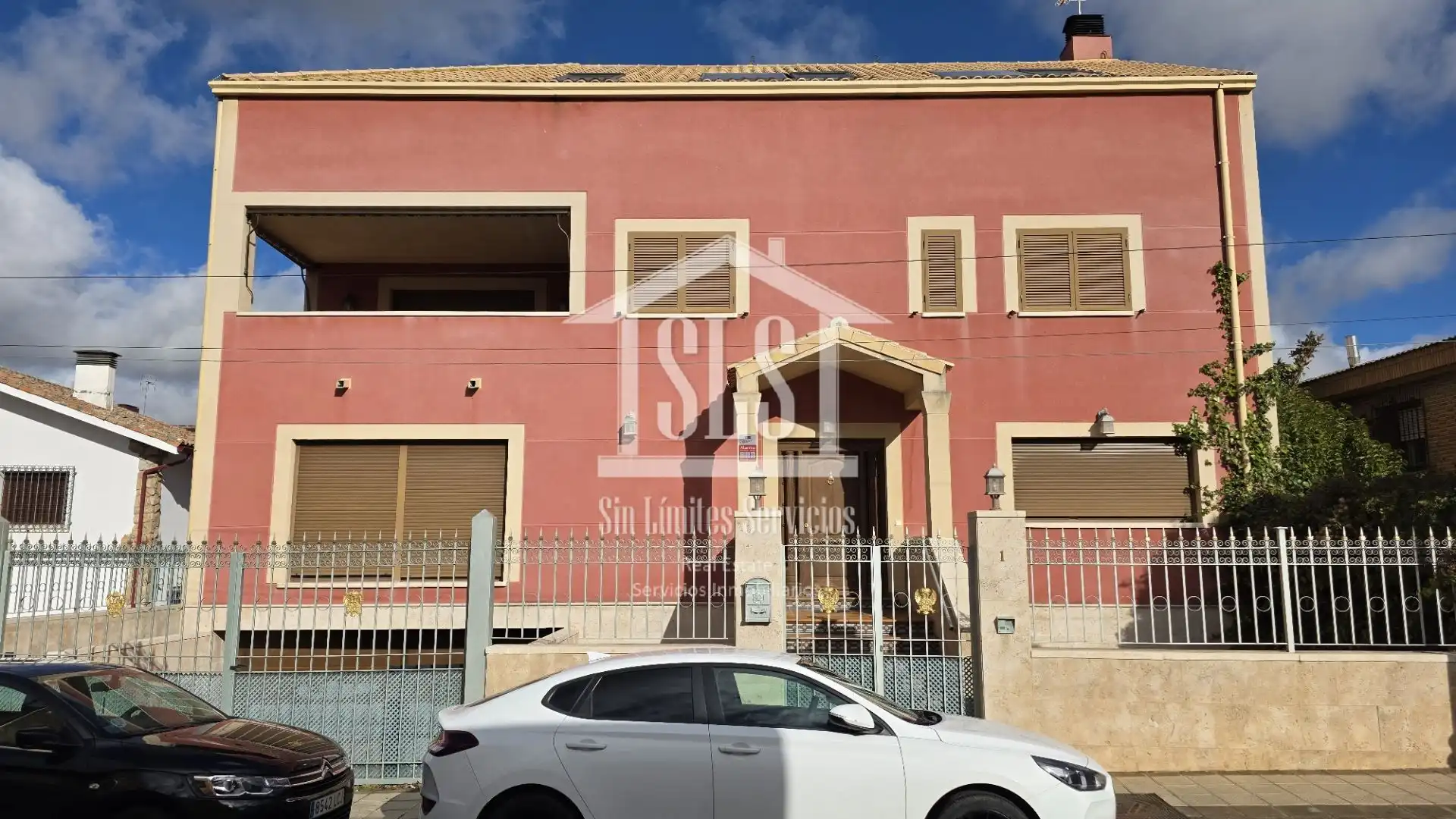 Vista exterior de Casa o chalet en venta en Aranjuez con Aire acondicionado, Calefacción y Terraza