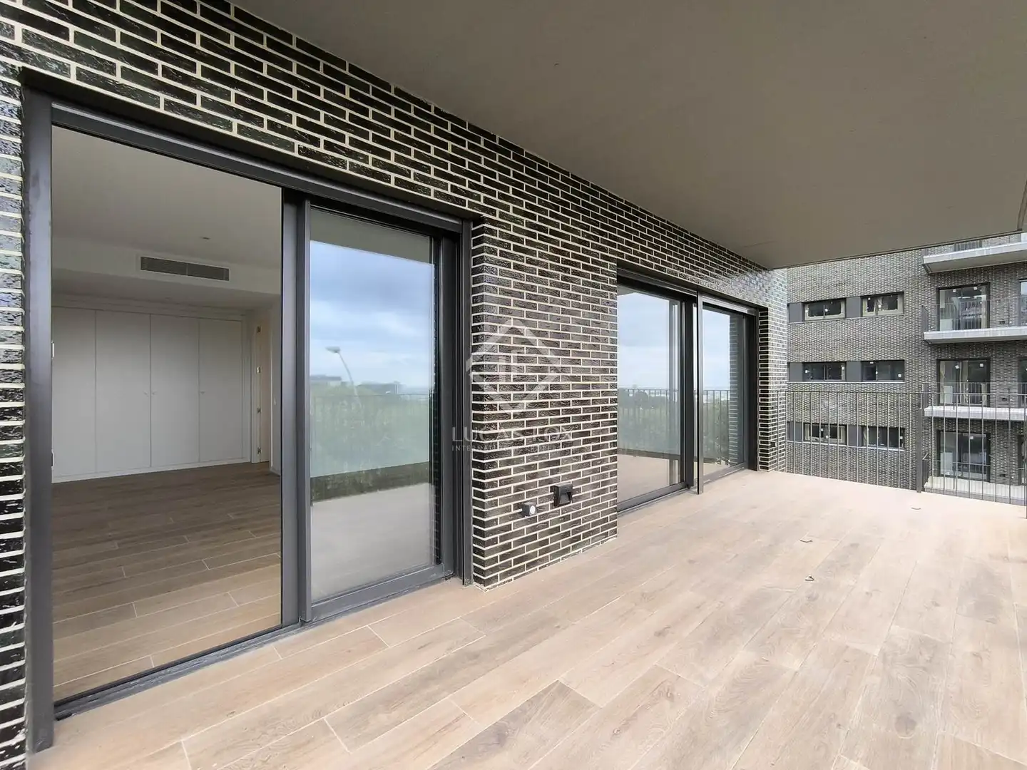 Flat with pool to rent in Finestrelles, imagen 2