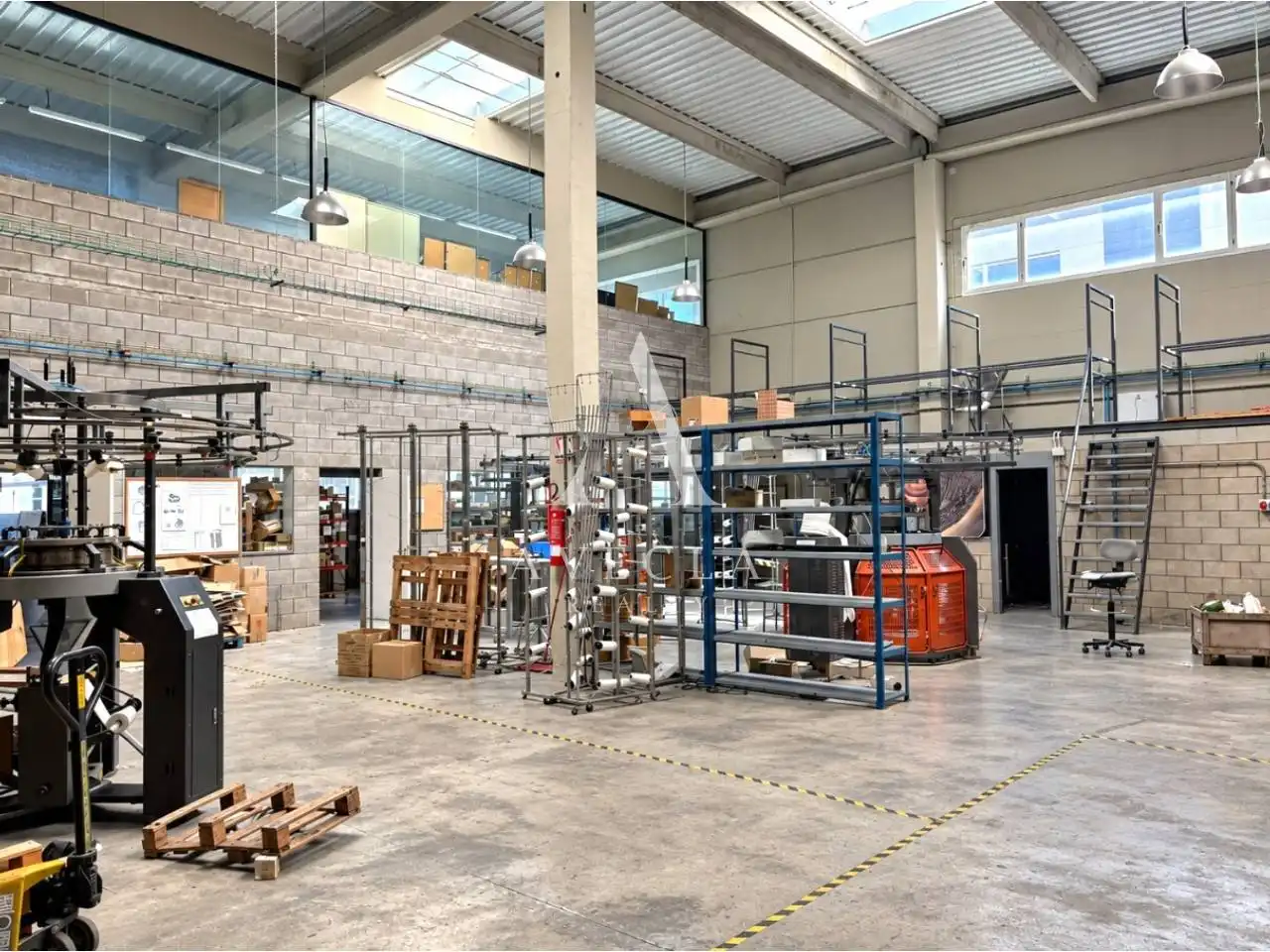 Industrial building to rent in Avenida Amics d´Argentona 4, imagen 4