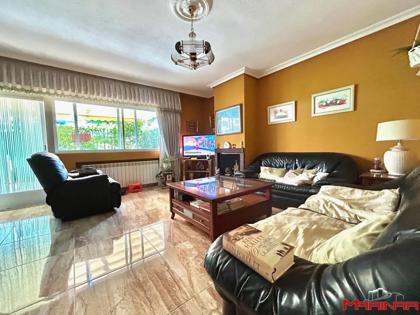 Sala de estar de Casa adosada en venta en Seseña con Aire acondicionado, Calefacción y Jardín privado