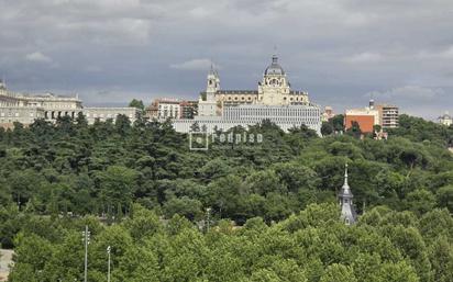 Jardí de Pis de lloguer en  Madrid Capital amb Aire condicionat