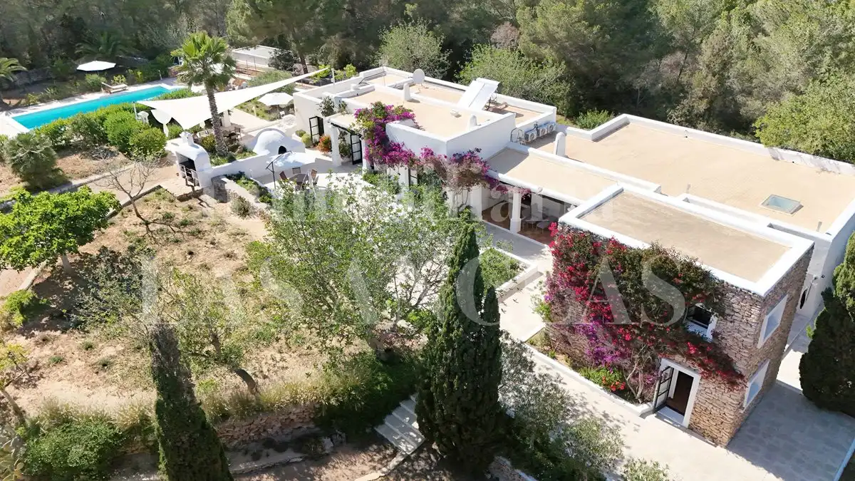 Vista exterior de Finca rústica en venda en Santa Eulària des Riu amb Aire condicionat, Calefacció i Terrassa