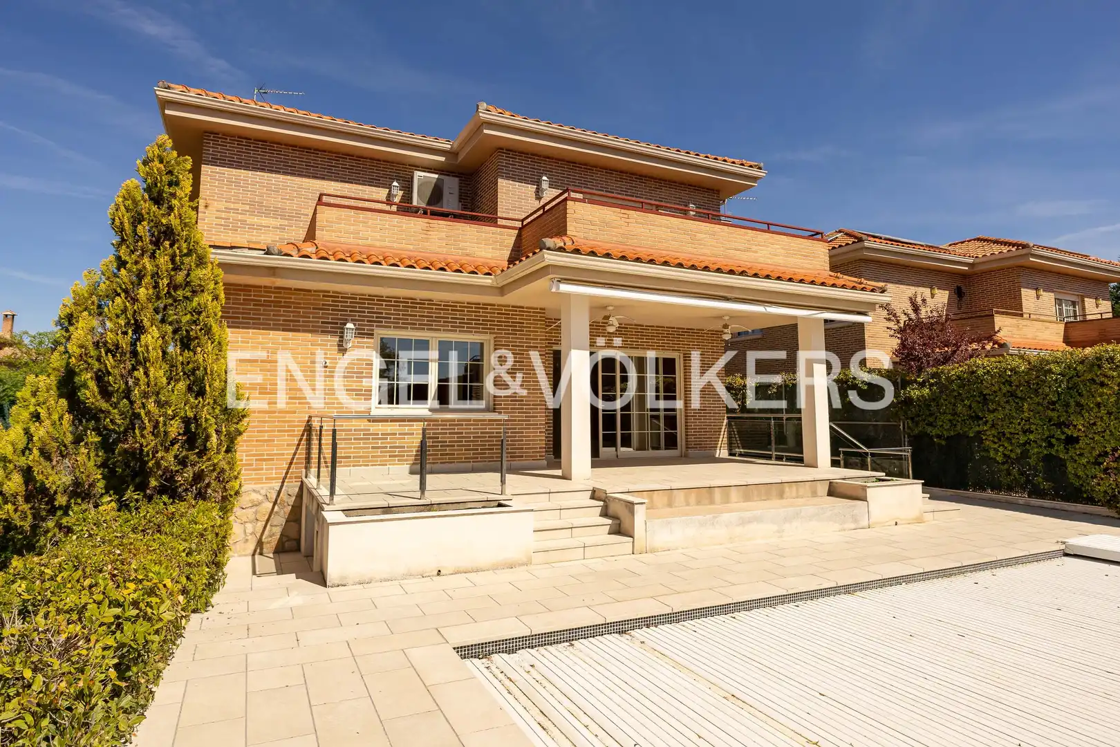 Exterior view of Houses for sale in Villanueva de la Cañada  with Air Conditioner, Heating and Private garden