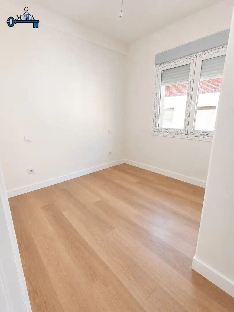Bedroom of Flat for rent in Fuenlabrada  with Air Conditioner, Heating and Parquet flooring