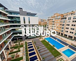 Swimming pool of Flat to rent in  Madrid Capital  with Air Conditioner, Terrace and Swimming Pool