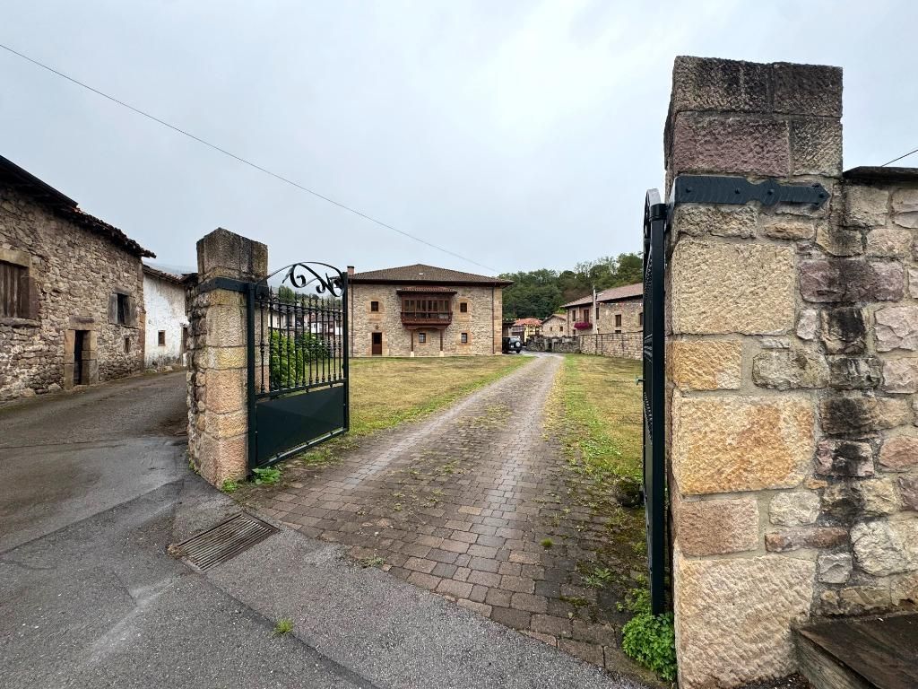 Vista exterior de Casa o chalet en venta en Molledo con Calefacción, Jardín privado y Terraza