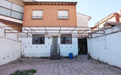 Vista exterior de Casa o xalet en venda en Casarrubios del Monte amb Terrassa