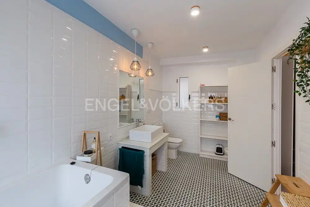 Baño de Piso de alquiler en Valencia con Aire acondicionado, Calefacción y Amueblado