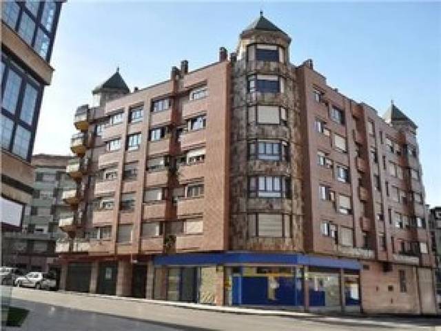 Local comercial en Alquiler en Oviedo - AVENIDA DE PANDO en HUCA - La Cadellada