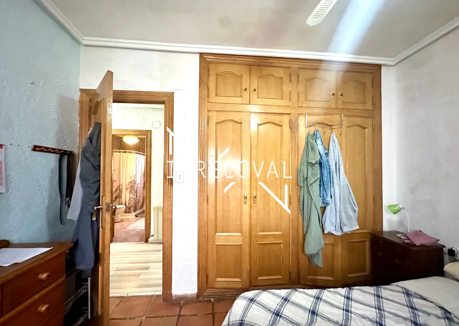 Schlafzimmer von Haus oder Chalet zum Verkauf in Paterna mit Klimaanlage, Heizung und Privatgarten